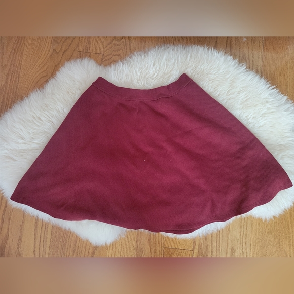 Hollister Red Skirt - Picture 1 of 2